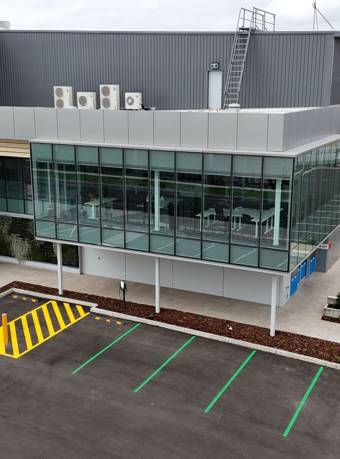 Fire-resistant aluminium cladding materials